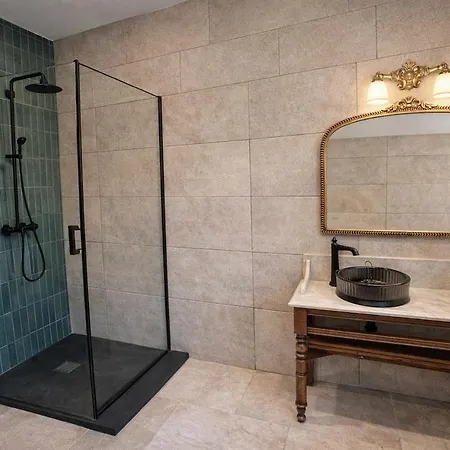 Дом отдыха Casa Zitellini Authentique Maison De Village - Piscines Naturelles De Zoza