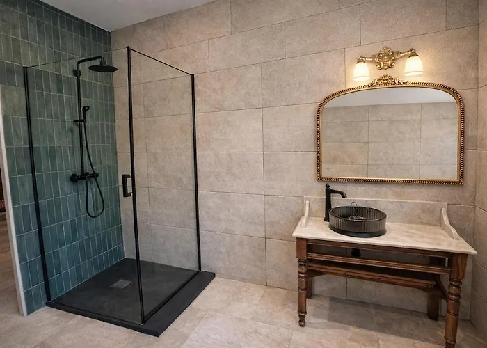 Дом отдыха Casa Zitellini Authentique Maison De Village - Piscines Naturelles De Zoza